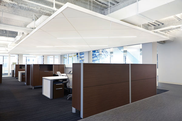 The T-Bar LED system features a minimalist aesthetic and leads to results in energy consumption savings of up to 50% (compared to a traditional lighting system).