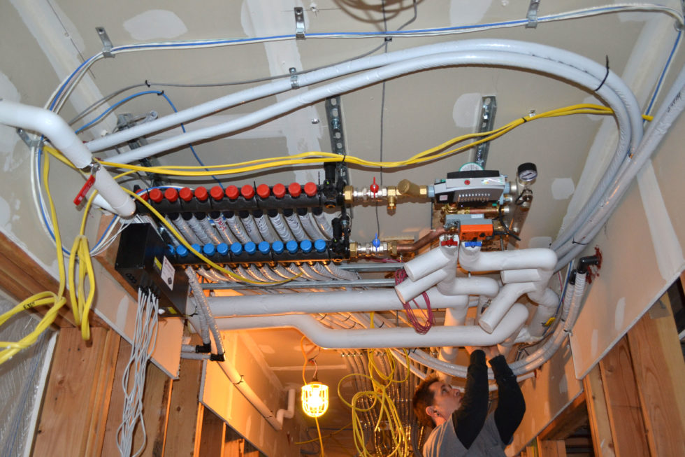 The Pros & Cons of Forced Air Vs. Radiant Heat