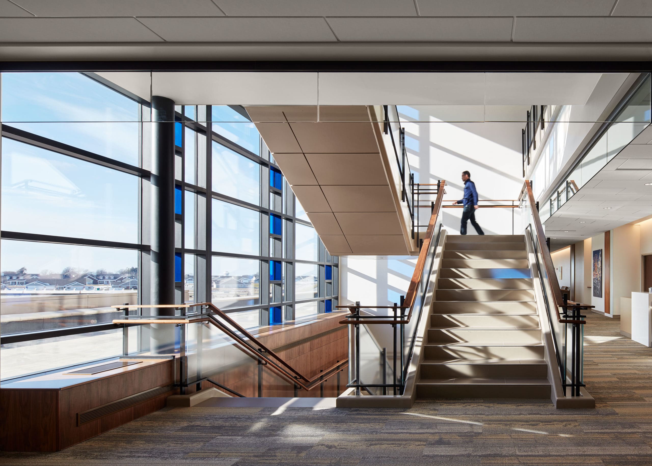 Natural Light and Nature Bring Life to this Iowa Health Center