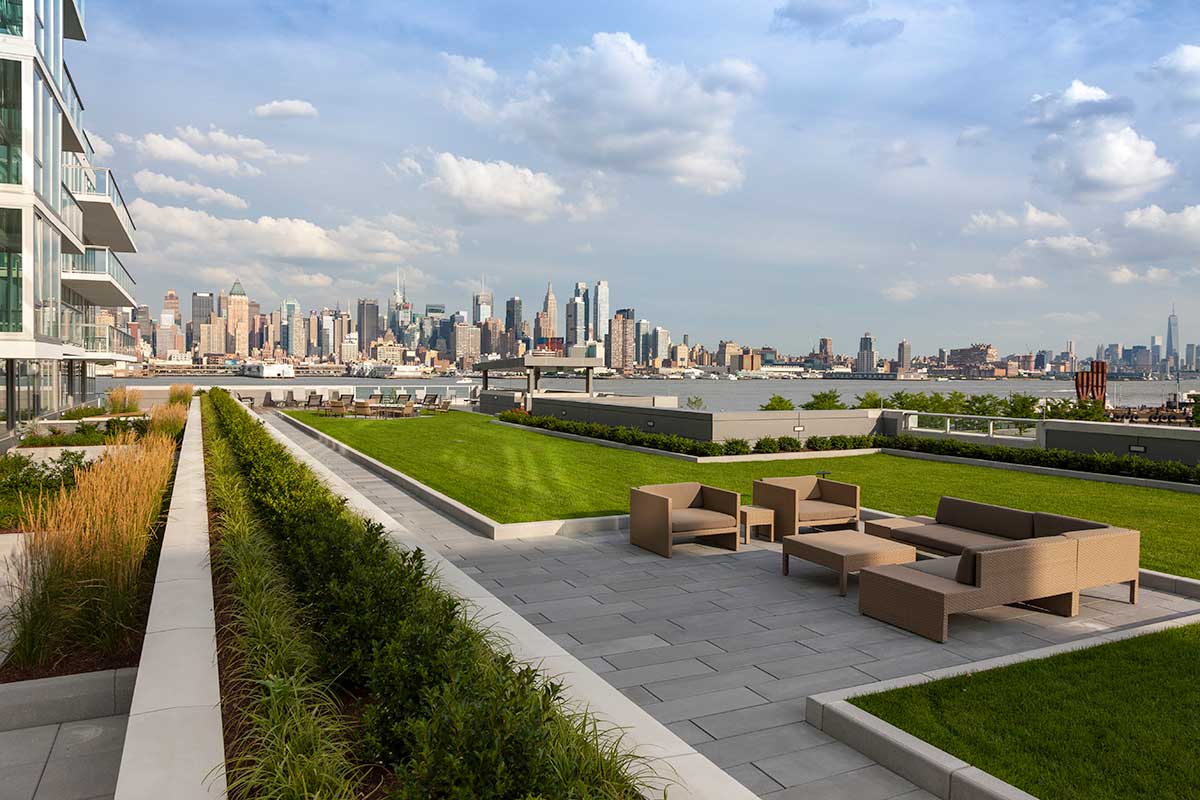Create an Energy-Efficient Urban Oasis: 6 Reasons to Install a Green Roof