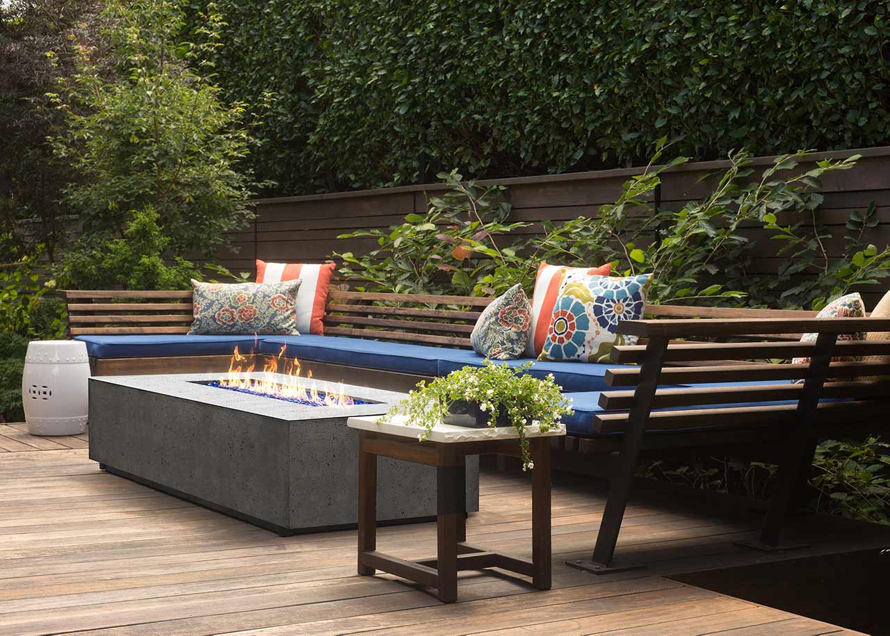 How to Create the Perfect Outdoor Space With Fire Features