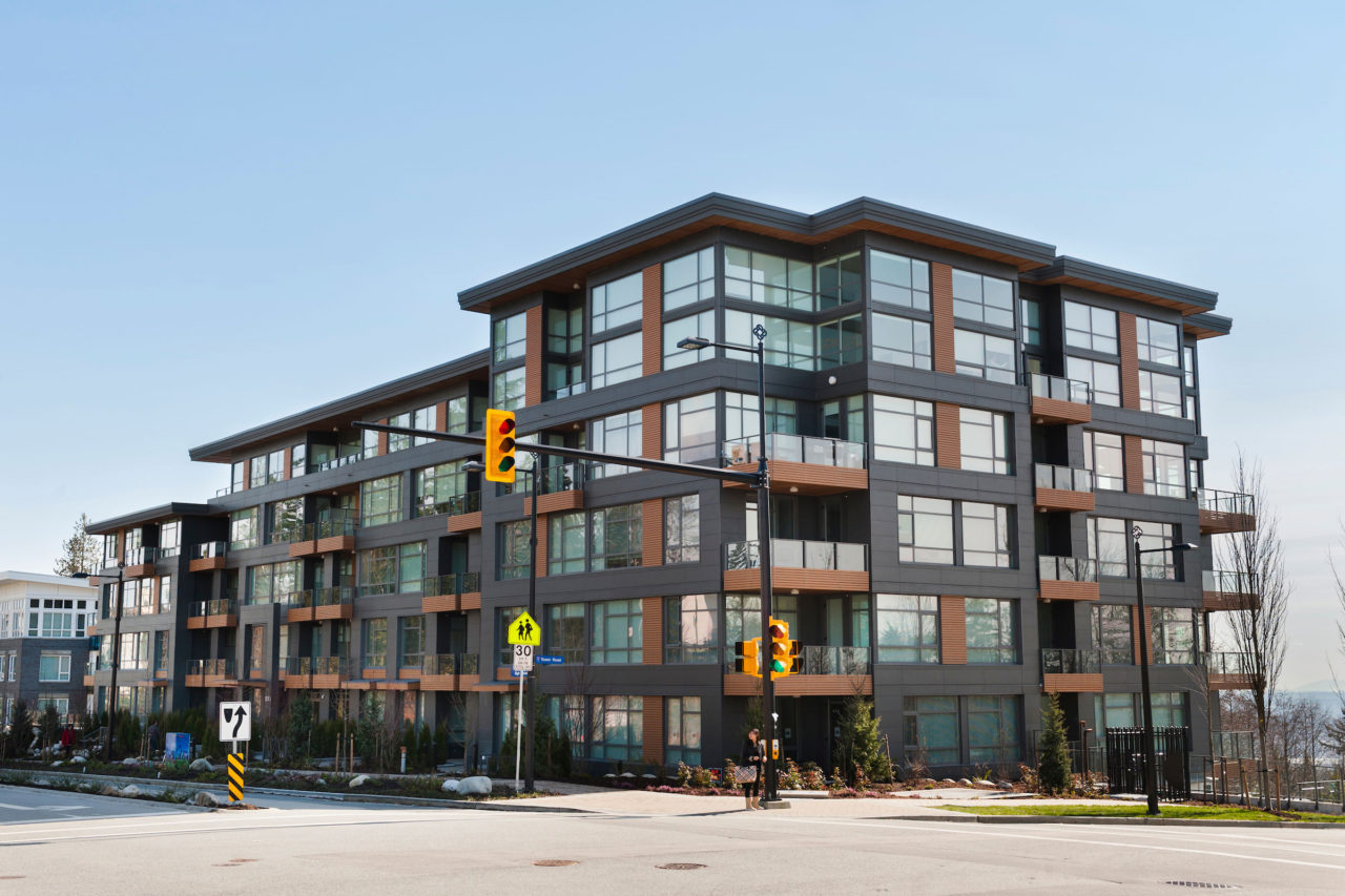 The Pros and Cons of Aluminum Vs. Fiberglass Windows gb&d