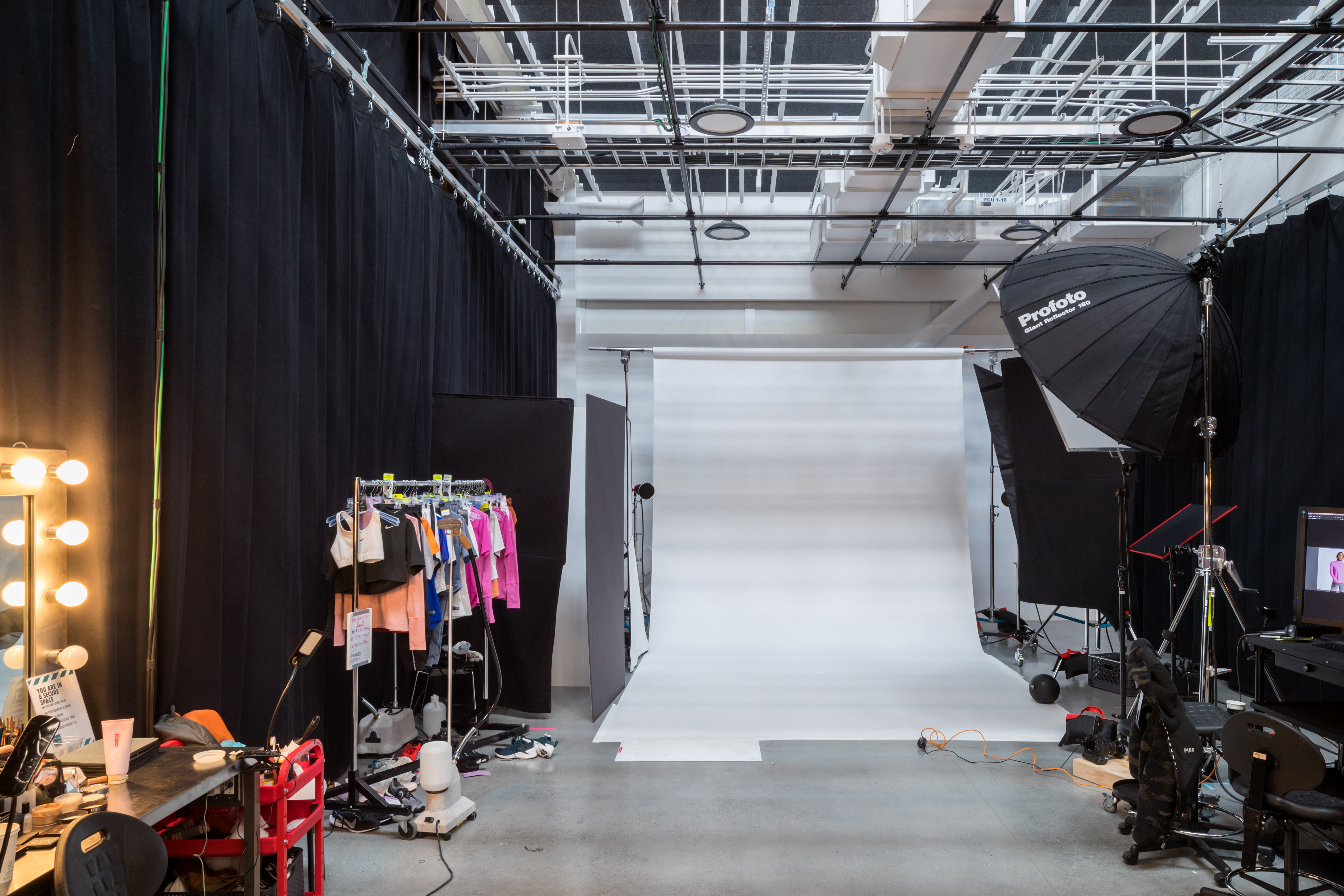 Desfiladero Diez años Circunferencia LOHA's Nike Icon Studios LA Promotes Efficiency Indoors and Out - gb&d