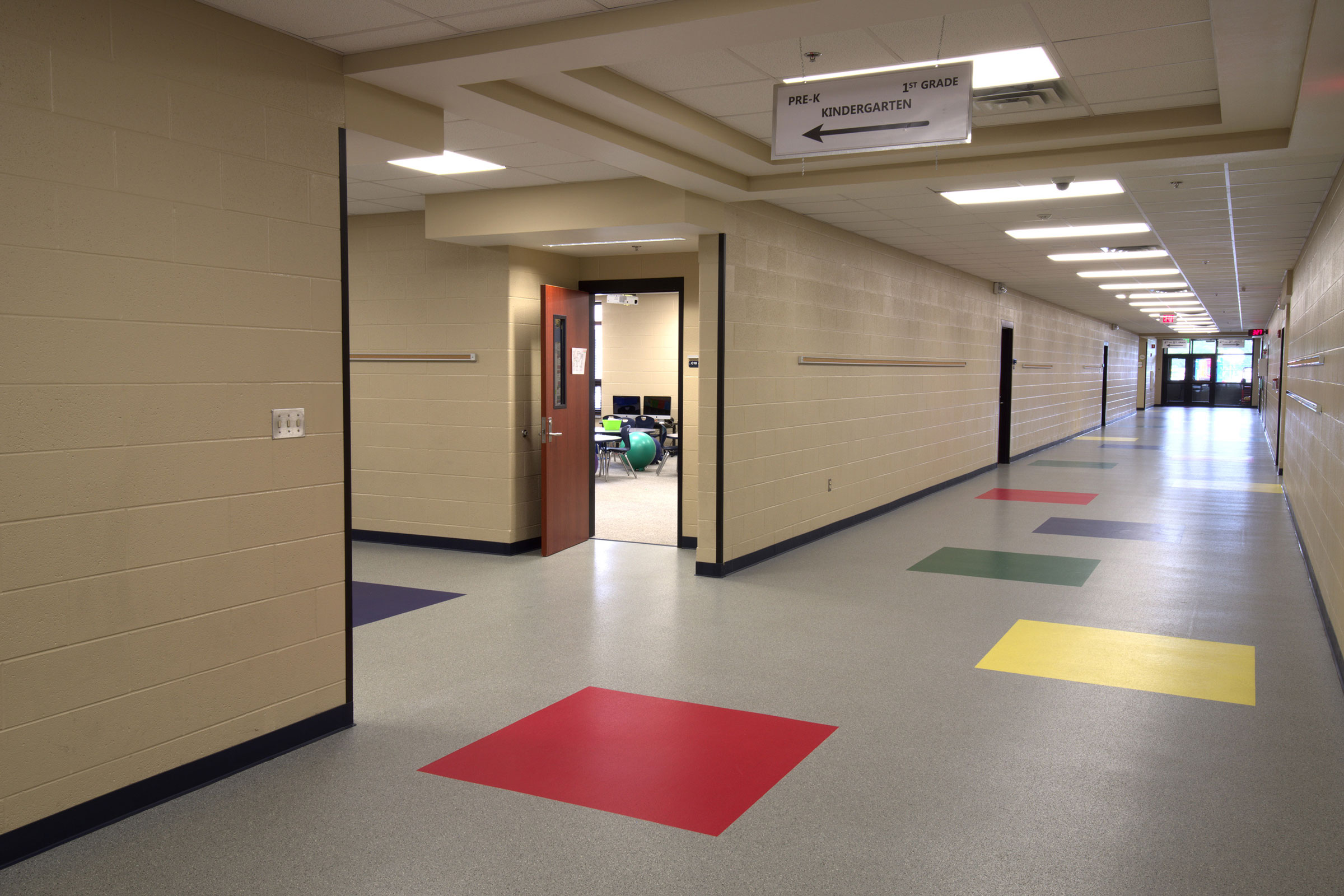 Rubber Flooring In Schools Regupol Gbd Magazine 04 