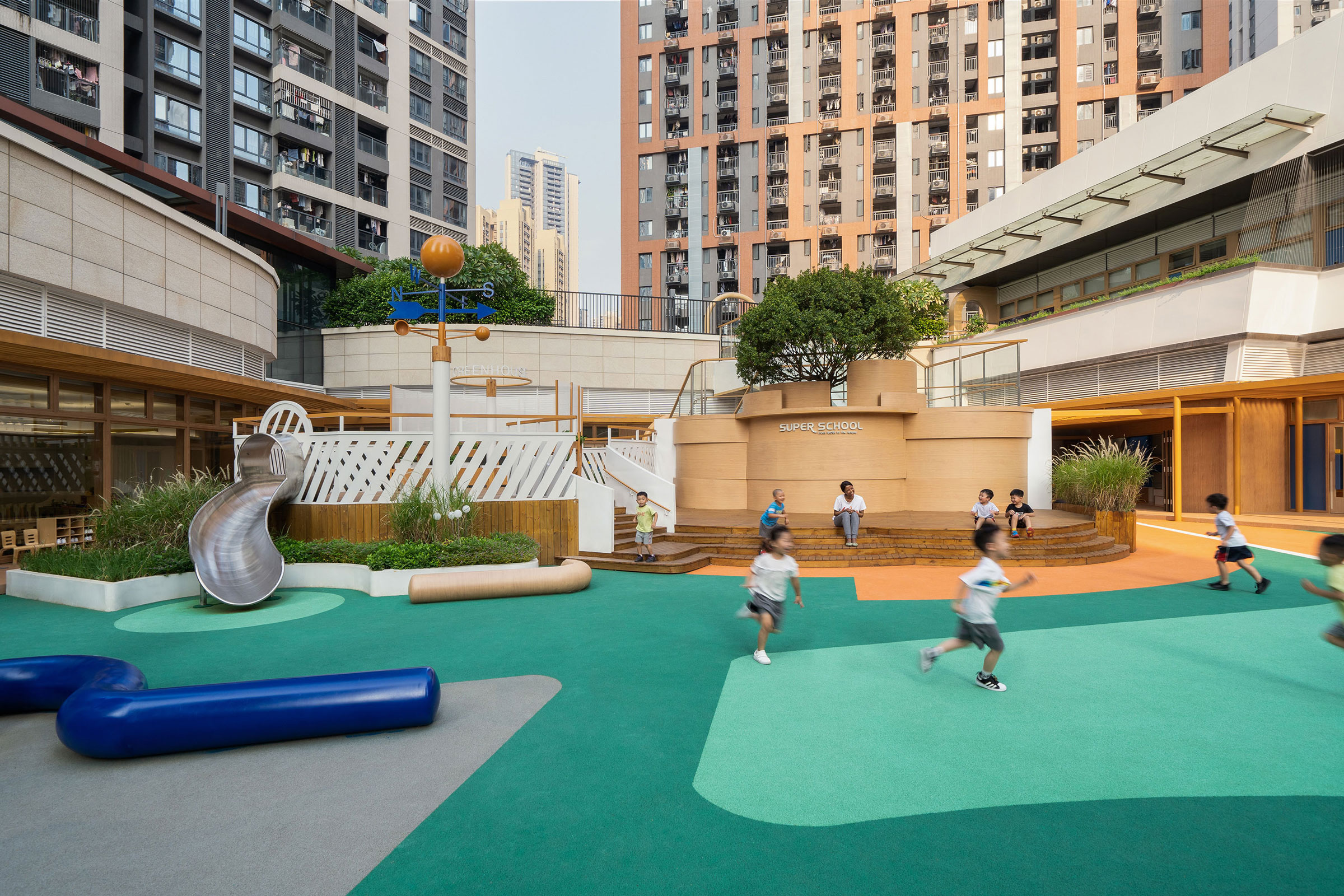 IBOBI Super School Encourages Imaginative Play Outside for Children in Shenzhen