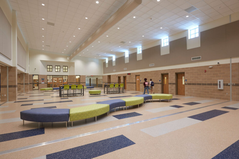 What Are Rubber Floors? Intro, Benefits, and Examples 2023