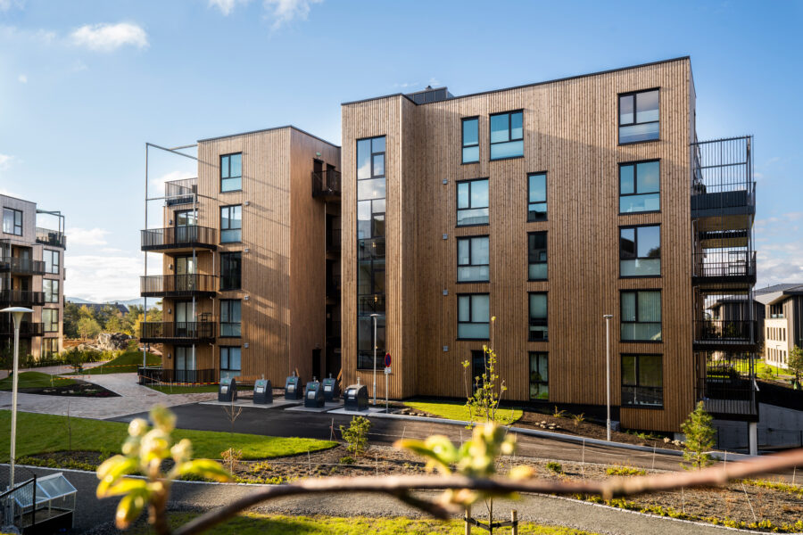 Market-for-Thermally-Modified-Wood-courtesy-thermory-Cladding-Benchmark-Pine-C34-Mix-n-Match-Apartment-Building-Norway-01