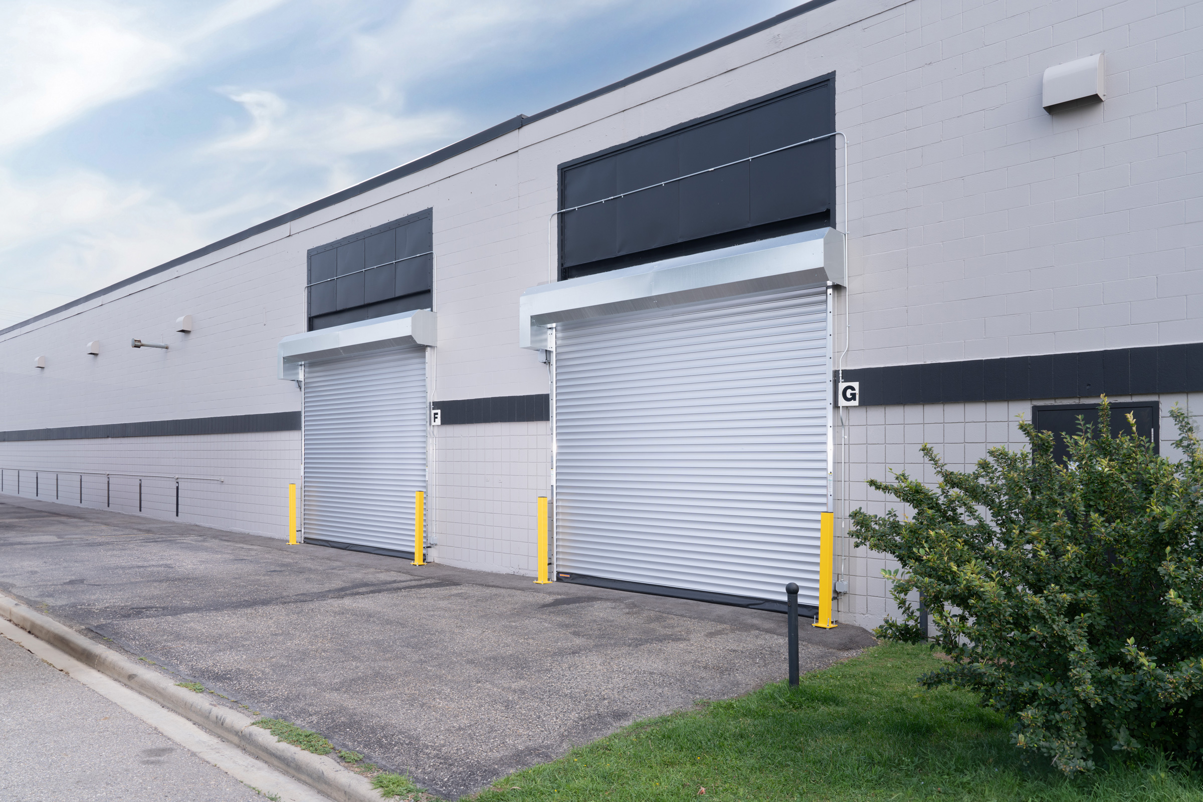Why Choose Sectional Doors and High-Performance Doors for the Same Project