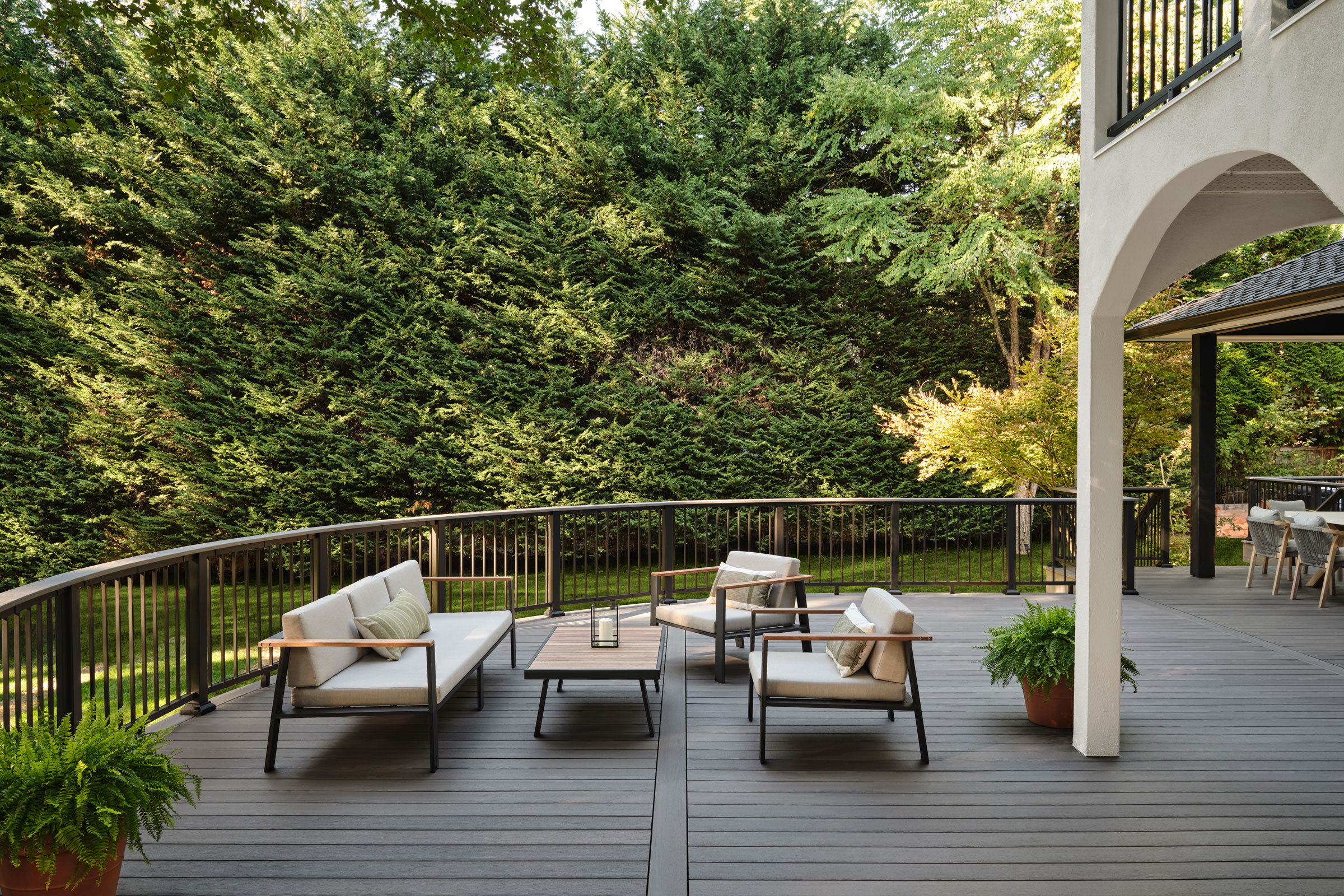 Designing Outdoor Living Spaces that Blend Inside with Out