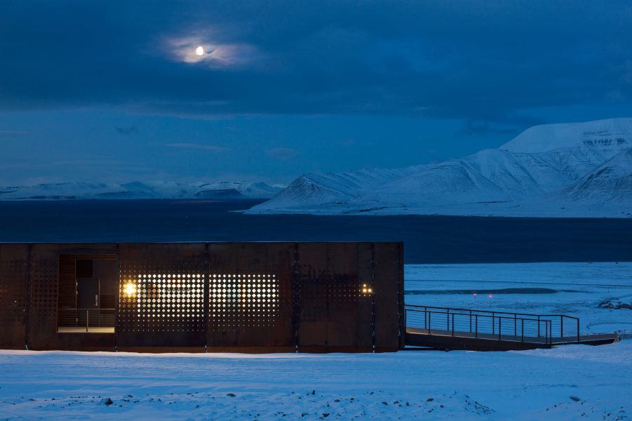 Seed-Vault-service-building-2017111_N31