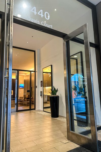 connected-door-entry--3ONE6_LobbyEntrance_440Davis_Edited