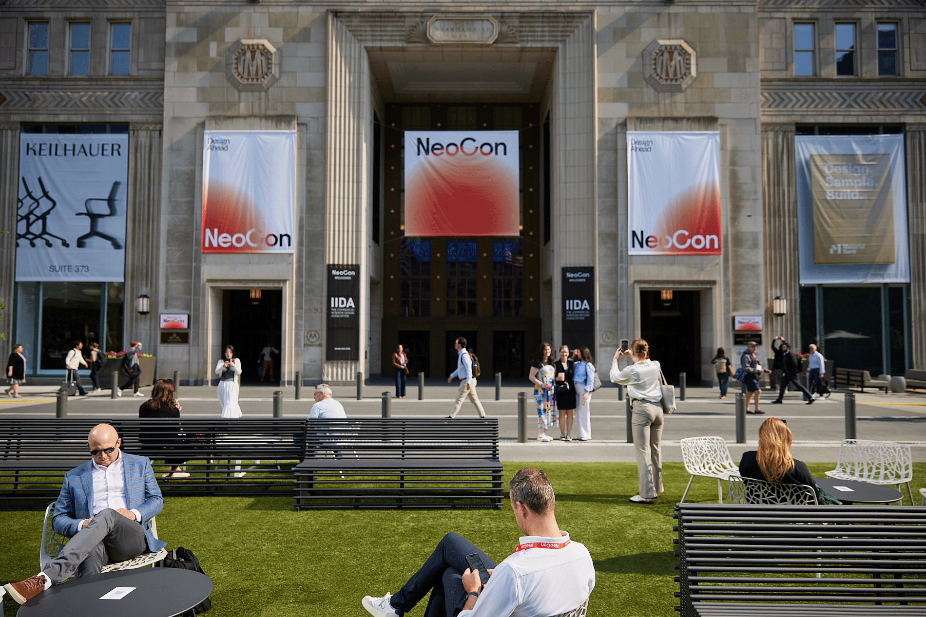 neocon-Mon_Exterior_JH_9986