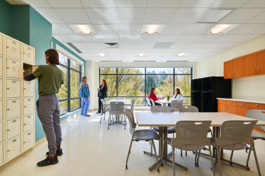 Wilmot-Sanz-250327_UVAInfusionCenter_shot2_0081