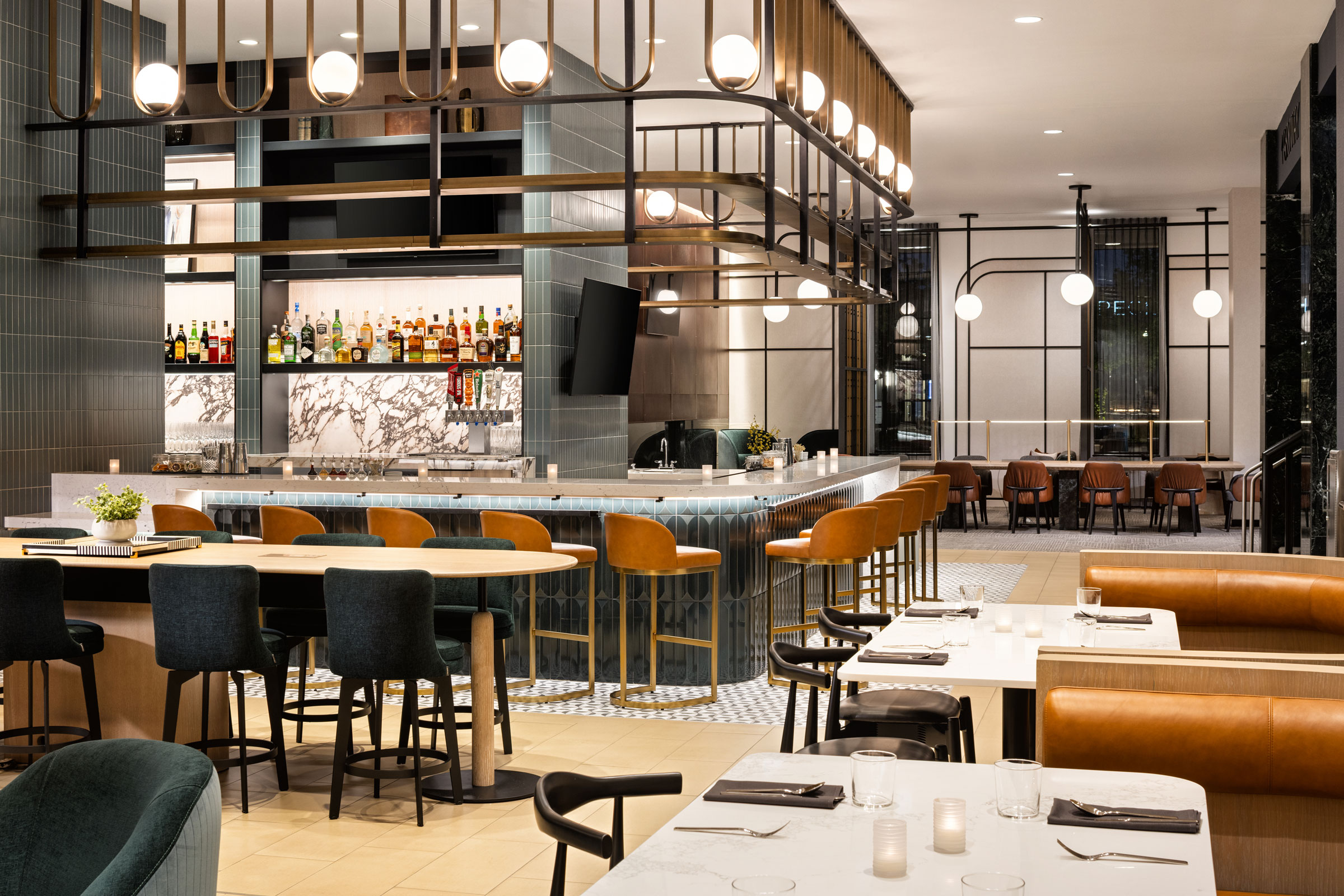 sheraton-minneapolis-gensler-esthers-table