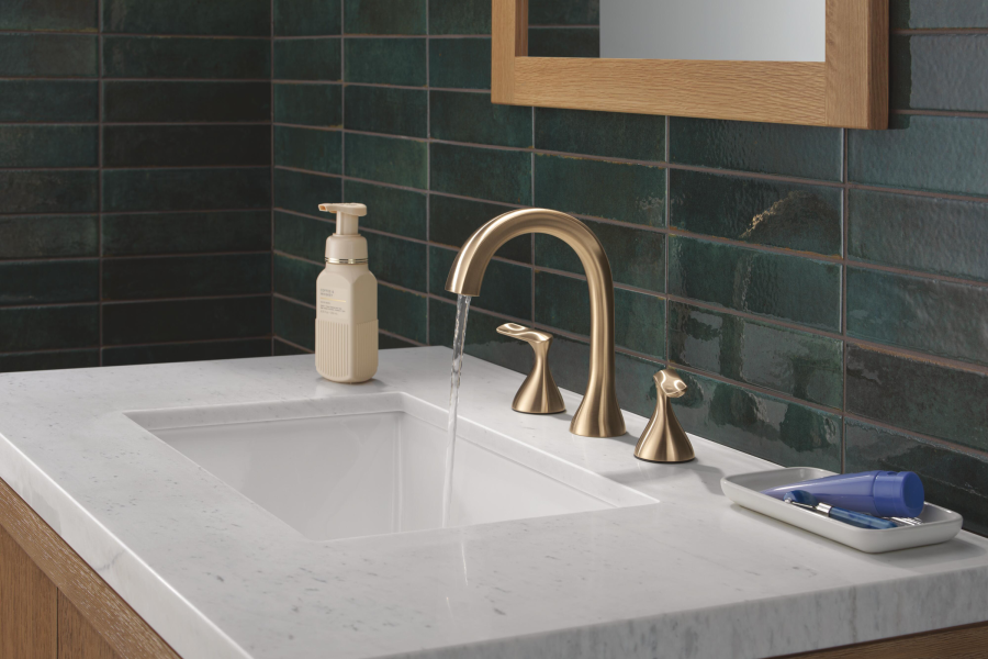 Design-&-Construction-Week-2026-Delta®-Bonacci™-Widespread-Faucet-Water