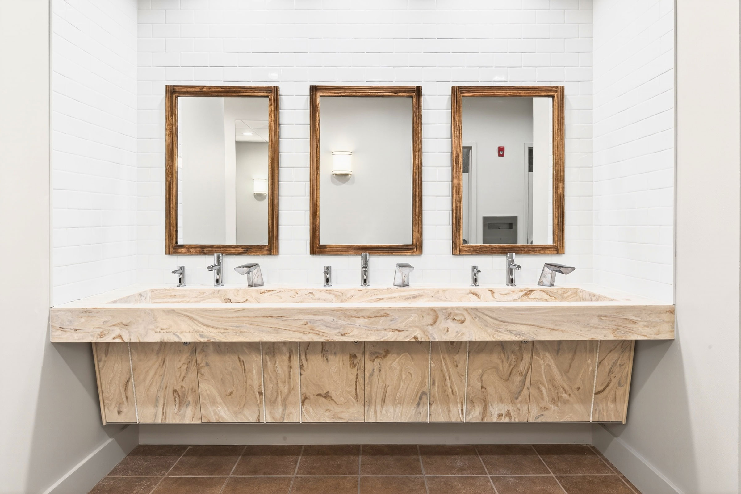 clean-restroom-design-DSC_1573