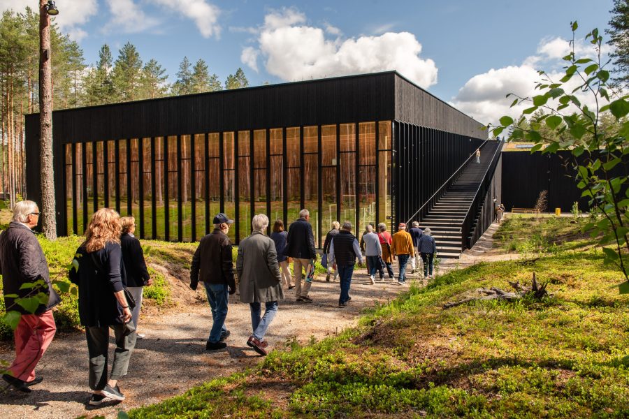 vestre manufacturing the plus public