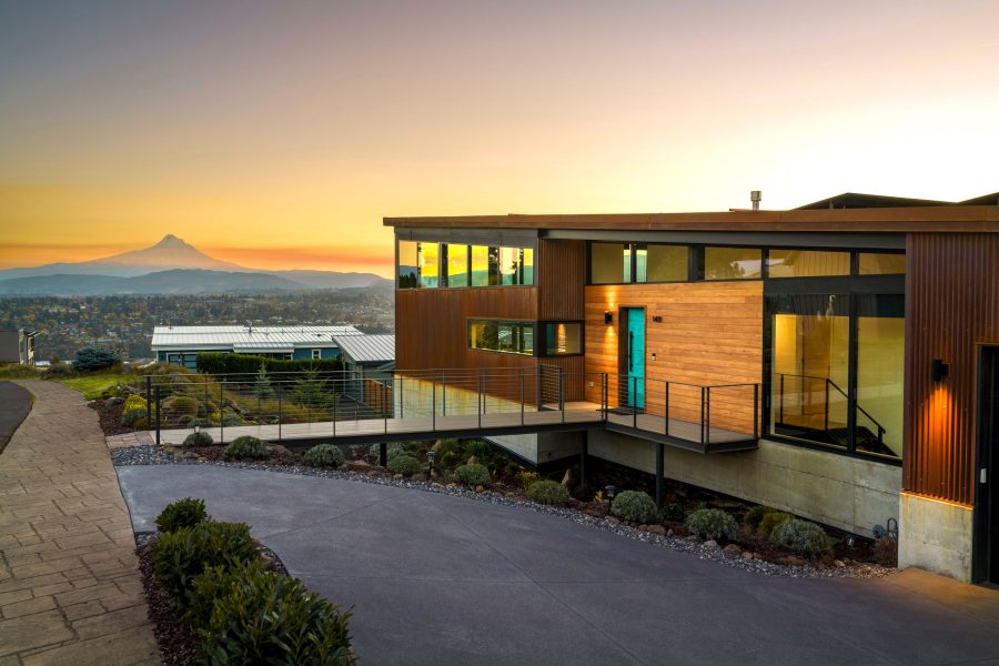 mount-hood-house-M-Entry-Facade-snd-mtn