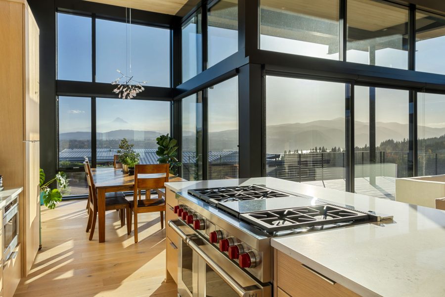 mount-hood-house-M-KItchen-view-of-Mtn